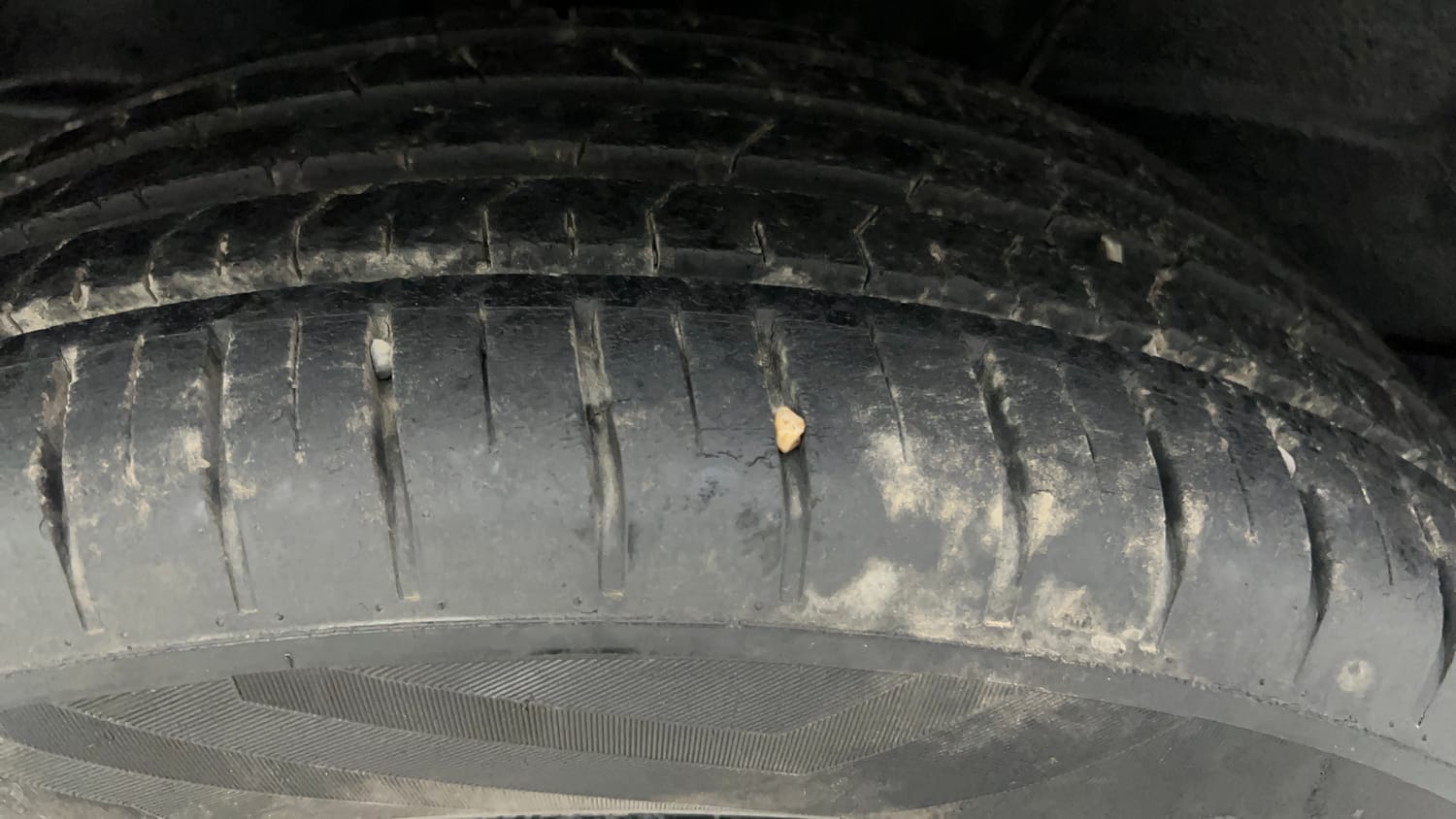 Used 2022 Tata Punch Kaziranga Creative iRA Pack AMT Petrol Automatic tyres RIGHT REAR TYRE TREAD VIEW