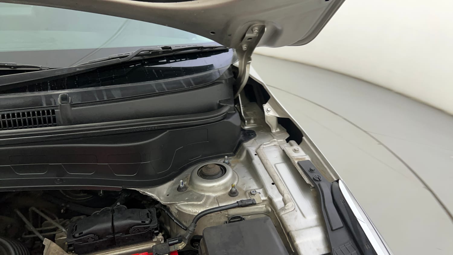 Used 2022 Kia Seltos GTX Plus 1.5 Diesel AT Diesel Automatic engine ENGINE LEFT SIDE HINGE & APRON VIEW