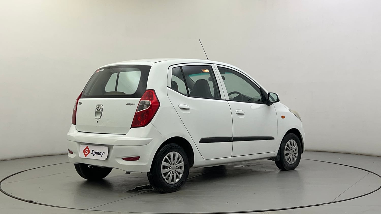 Used 2013 Hyundai i10 Magna 1.1 iRDE2 Petrol Manual exterior RIGHT REAR CORNER VIEW