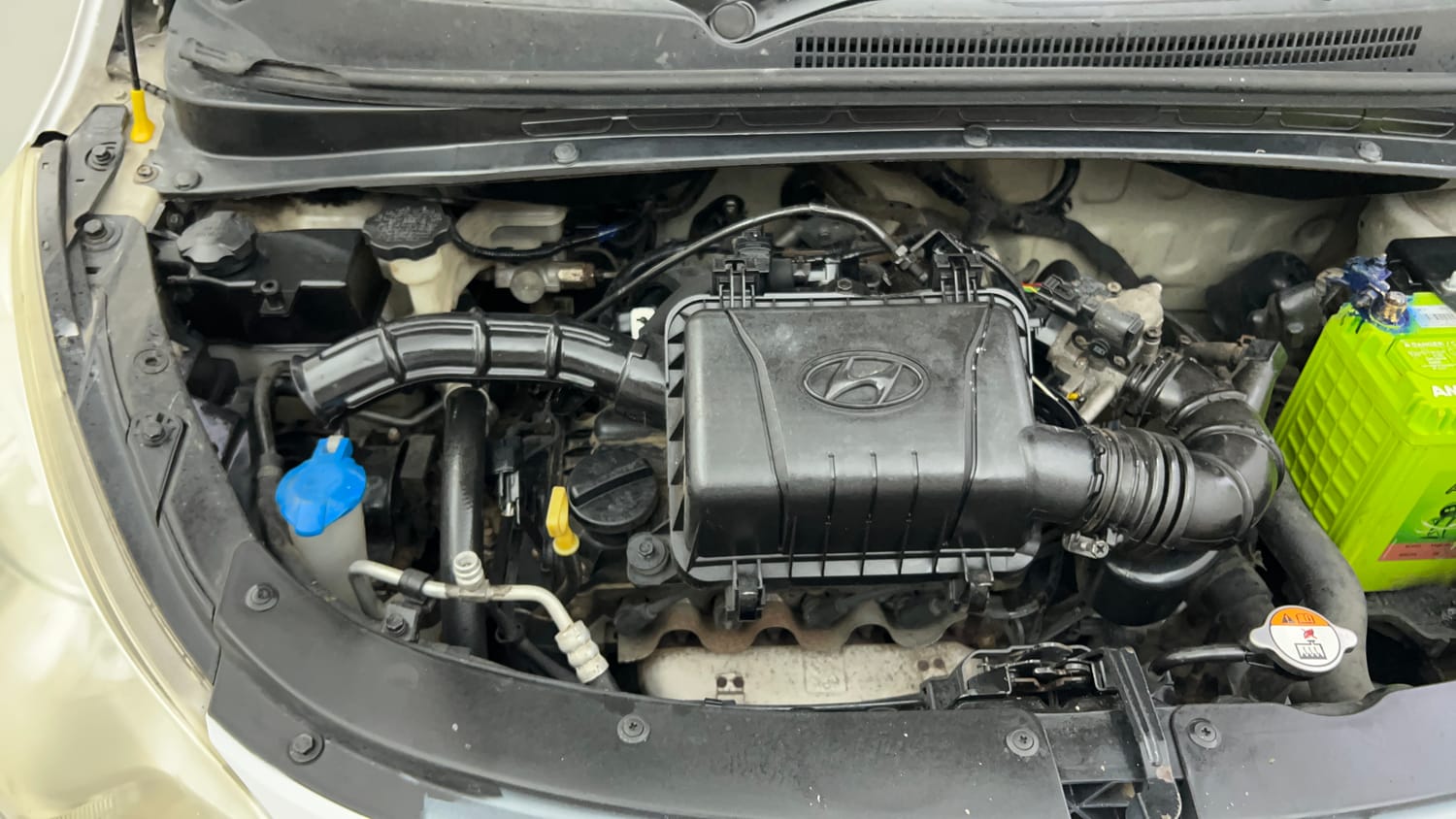 Used 2013 Hyundai i10 Magna 1.1 iRDE2 Petrol Manual engine ENGINE RIGHT SIDE VIEW