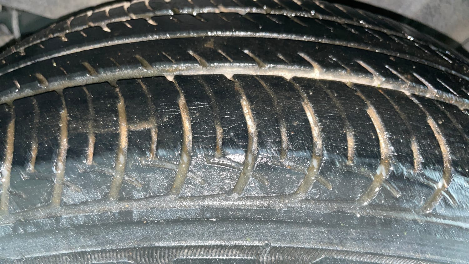 Used 2021 Maruti Suzuki Wagon R 1.0 VXi (O) 1.0 AMT Petrol Automatic tyres LEFT REAR TYRE TREAD VIEW