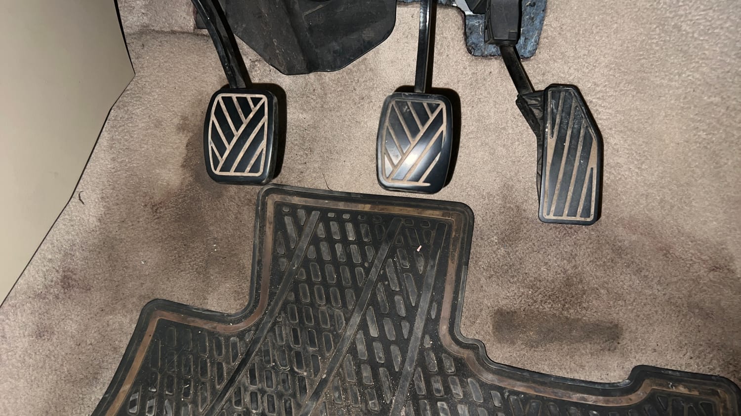 Used 2019 Maruti Suzuki Dzire VXi Petrol Manual interior PEDALS VIEW