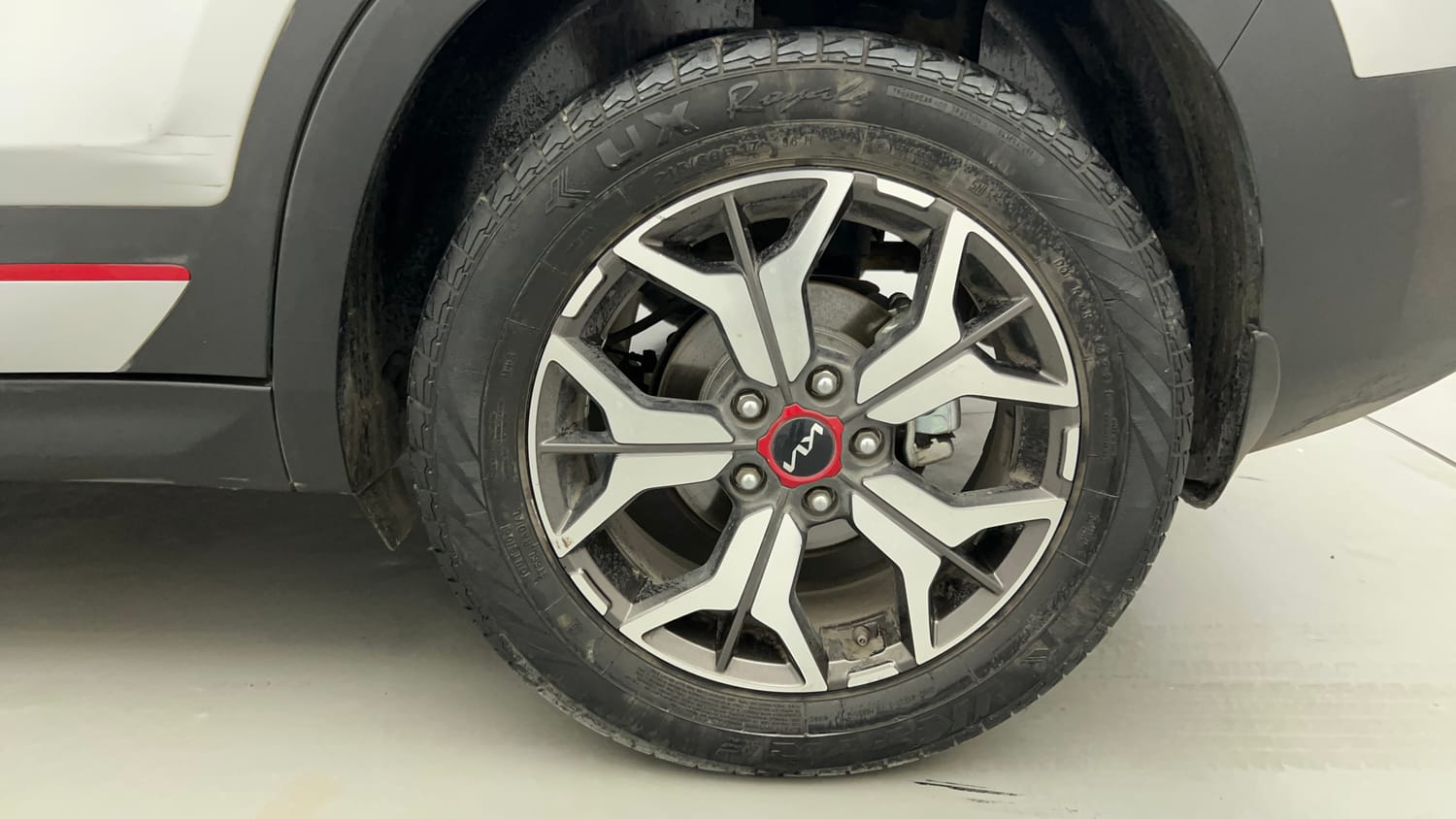 Used 2022 Kia Seltos GTX Plus 1.5 Diesel AT Diesel Automatic tyres LEFT REAR TYRE RIM VIEW