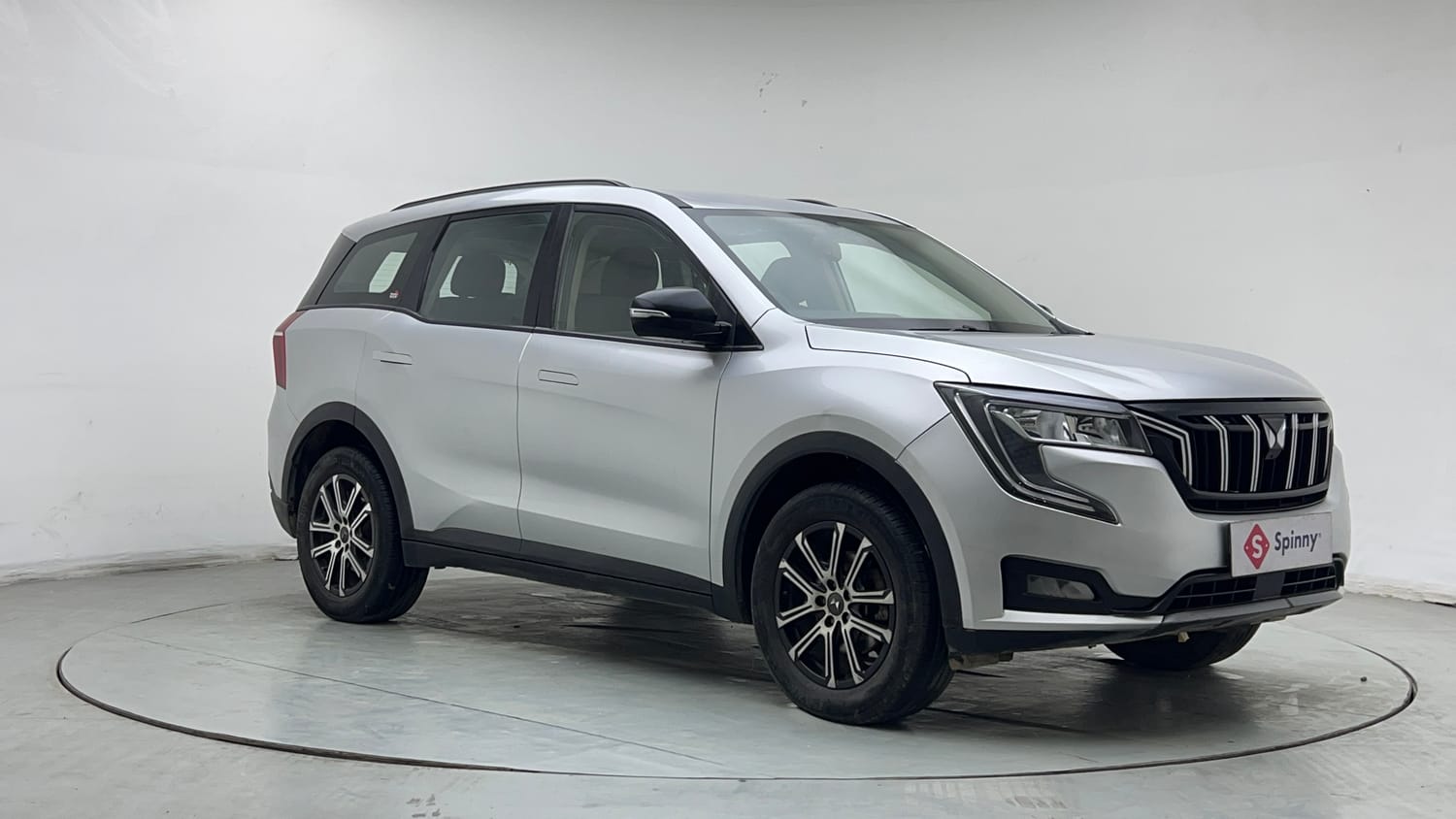 2022 Mahindra XUV700 AX 3 Diesel MT 7 STR-6