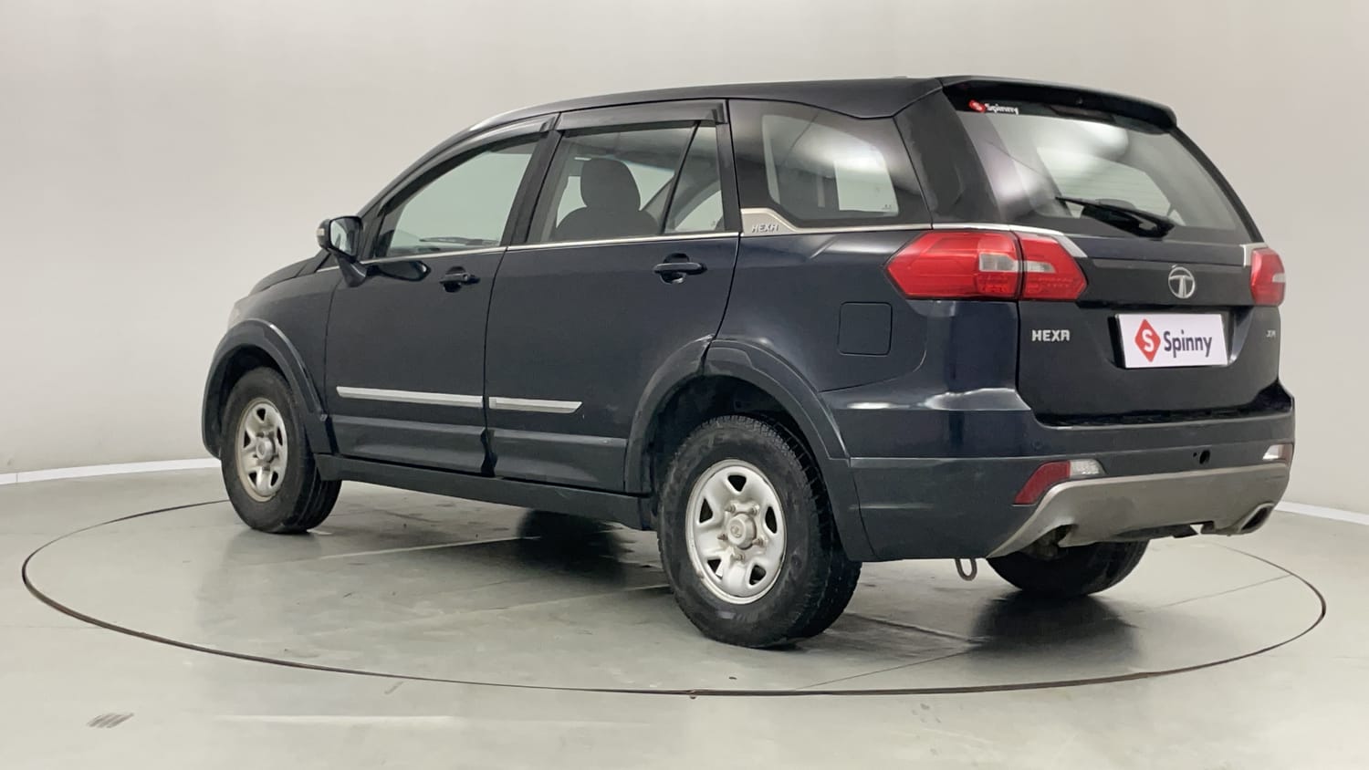 Used 2018 Tata Hexa XM 4x2 7 STR Diesel Manual exterior LEFT REAR CORNER VIEW