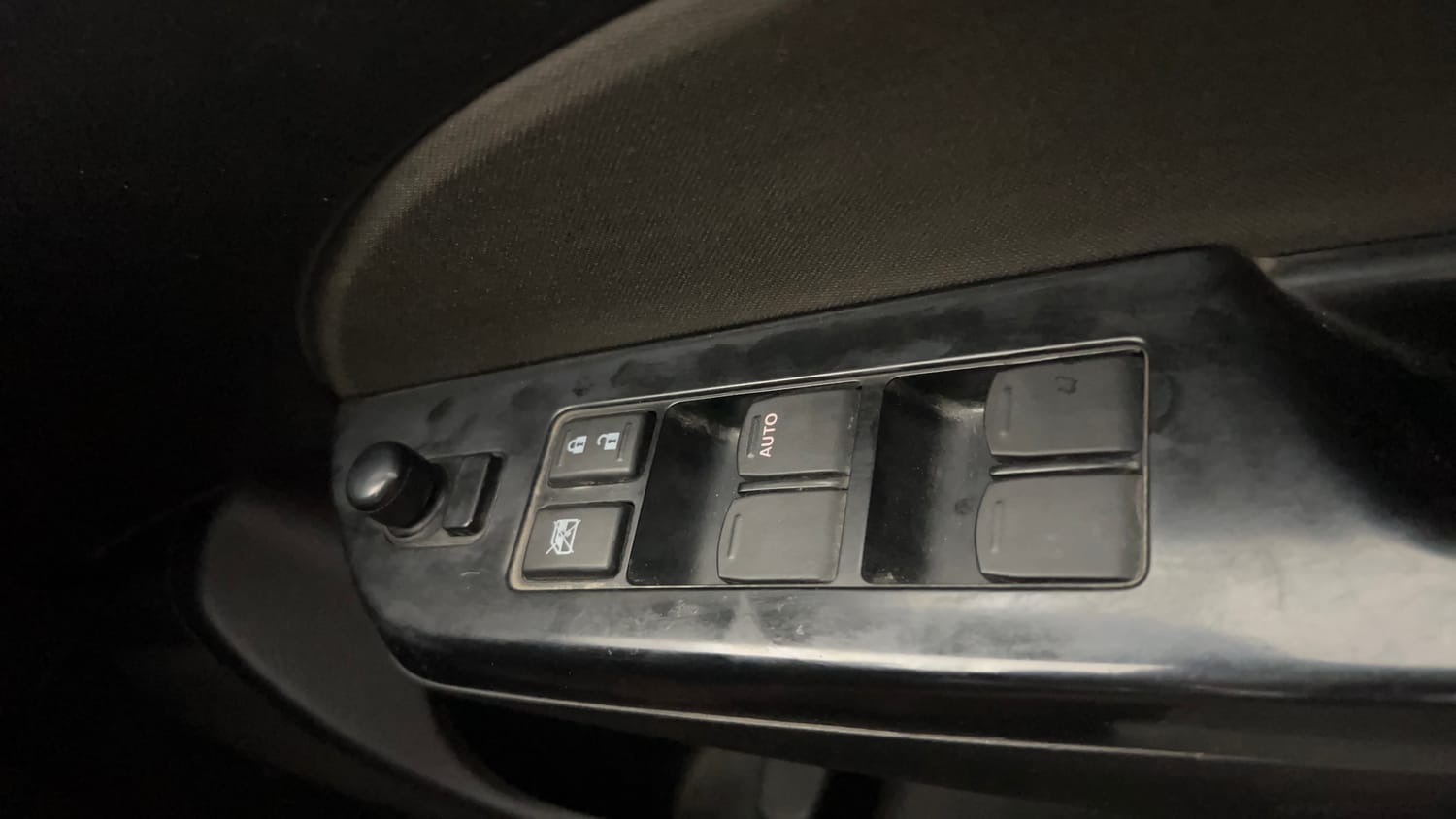 Used 2016 Maruti Suzuki Swift VXi Petrol Manual top_features Power windows
