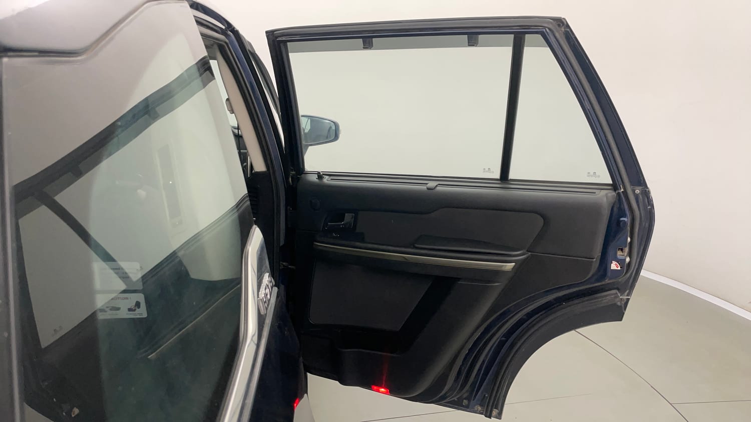 Used 2018 Tata Hexa XM 4x2 7 STR Diesel Manual interior RIGHT REAR DOOR OPEN VIEW