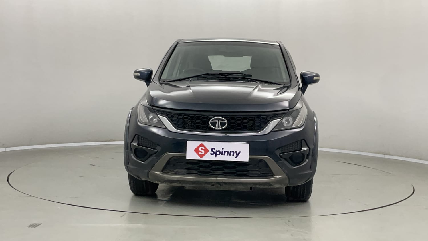Used 2018 Tata Hexa XM 4x2 7 STR Diesel Manual exterior FRONT VIEW