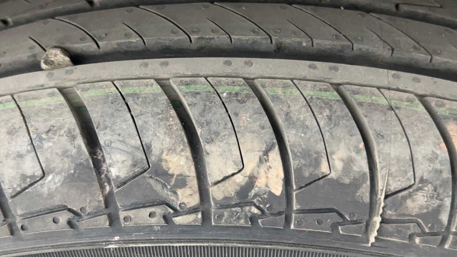 Used 2016 Maruti Suzuki Swift VXi Petrol Manual tyres LEFT REAR TYRE TREAD VIEW