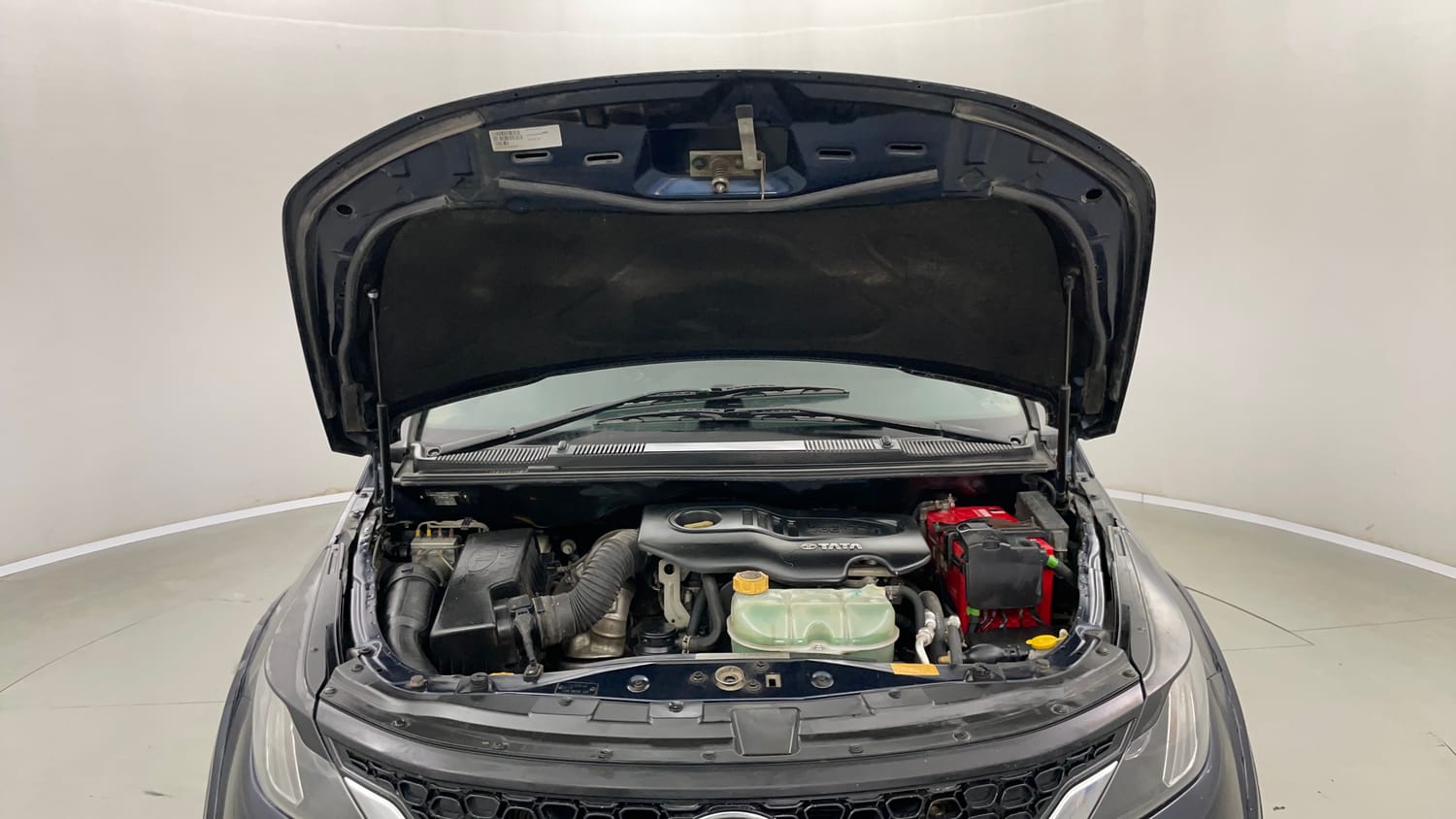 Used 2018 Tata Hexa XM 4x2 7 STR Diesel Manual engine ENGINE & BONNET OPEN FRONT VIEW