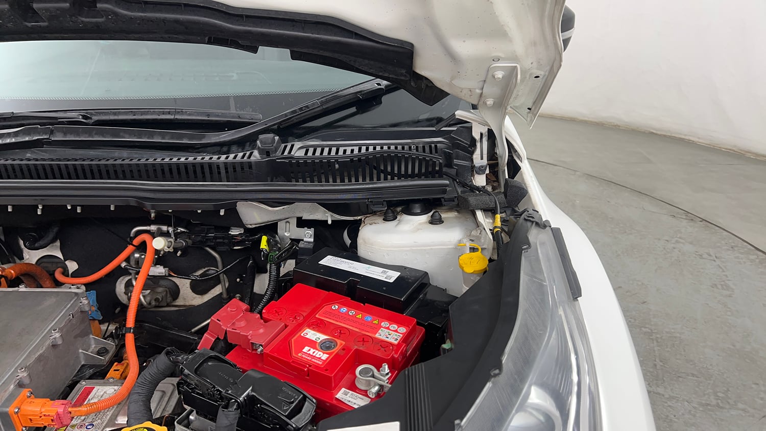Used 2022 Tata Nexon EV XZ Plus Electric Automatic engine ENGINE LEFT SIDE HINGE & APRON VIEW