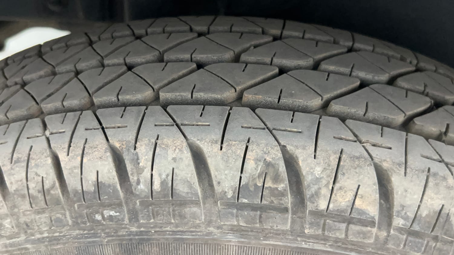 Used 2016 Maruti Suzuki Swift VXi Petrol Manual tyres RIGHT REAR TYRE TREAD VIEW