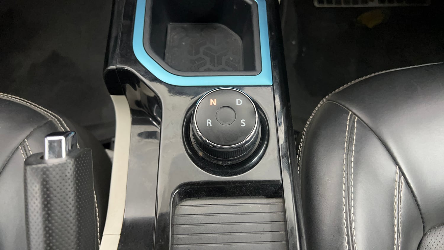 Used 2022 Tata Nexon EV XZ Plus Electric Automatic interior GEAR  KNOB VIEW