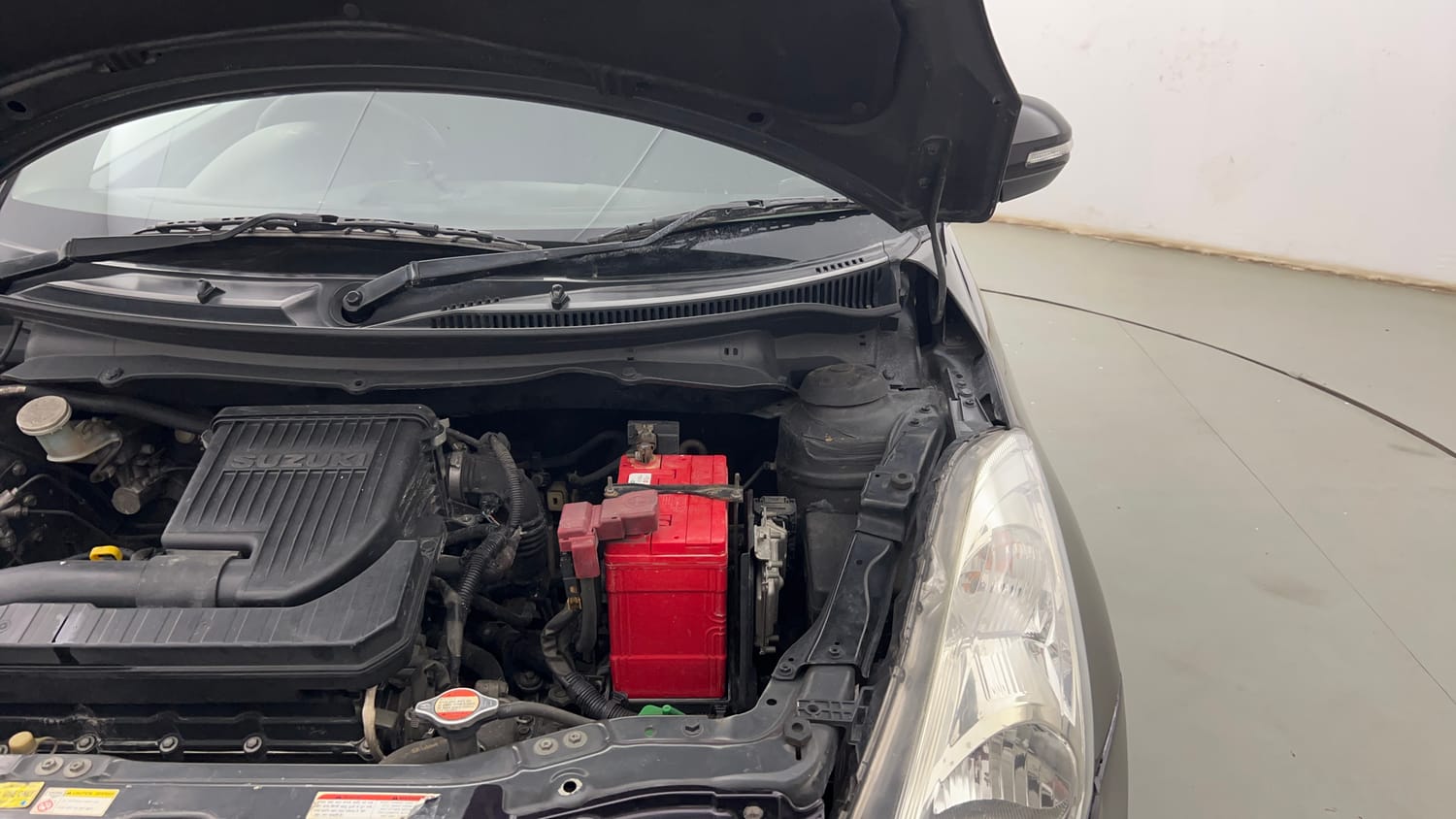 Used 2016 Maruti Suzuki Swift VXi Petrol Manual engine ENGINE LEFT SIDE HINGE & APRON VIEW