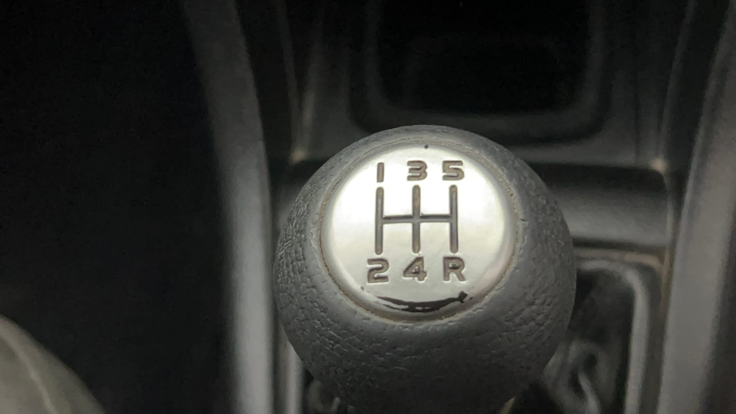 Used 2016 Maruti Suzuki Swift VXi Petrol Manual interior GEAR  KNOB VIEW