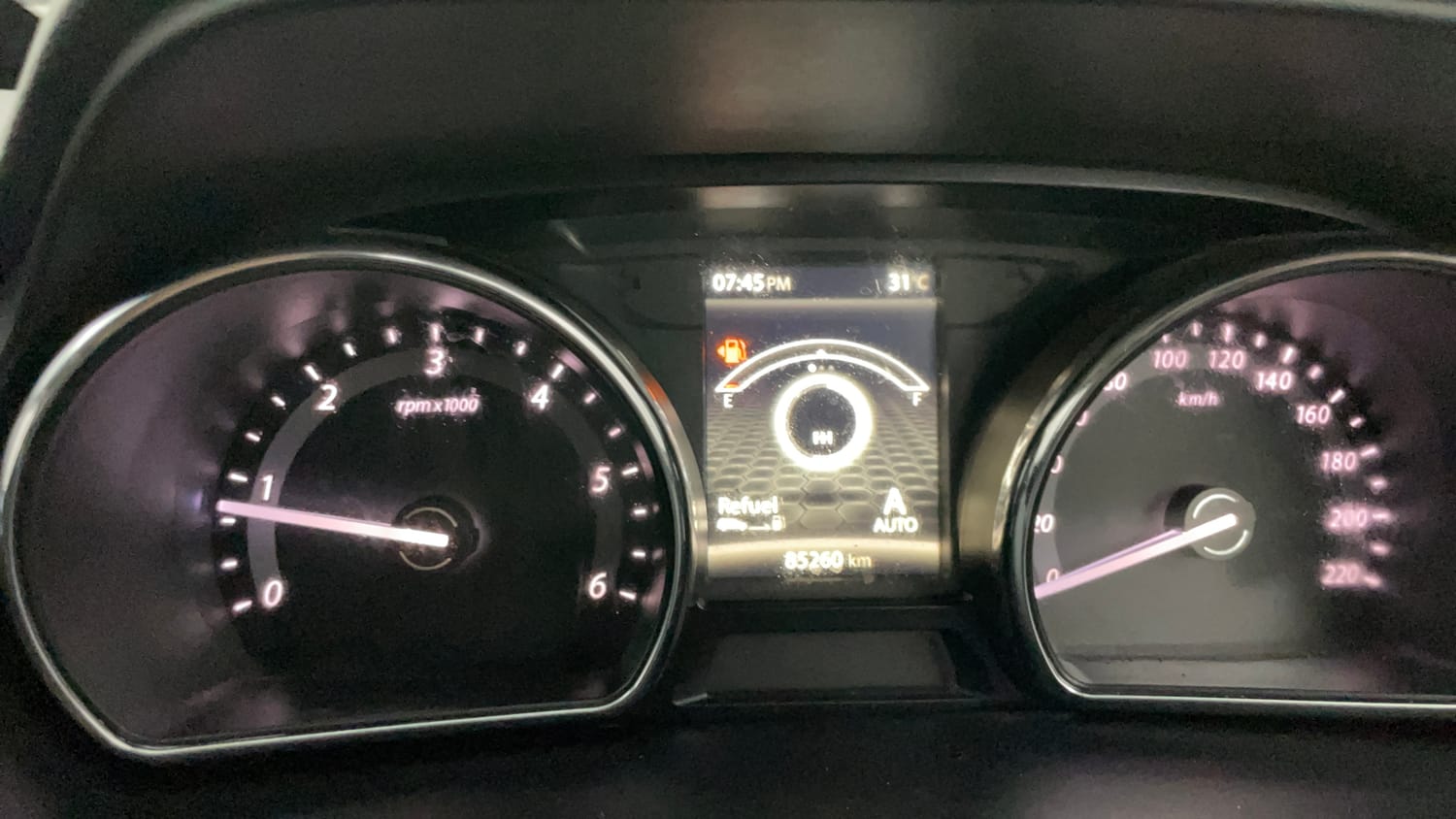 Used 2018 Tata Hexa XM 4x2 7 STR Diesel Manual interior CLUSTERMETER VIEW