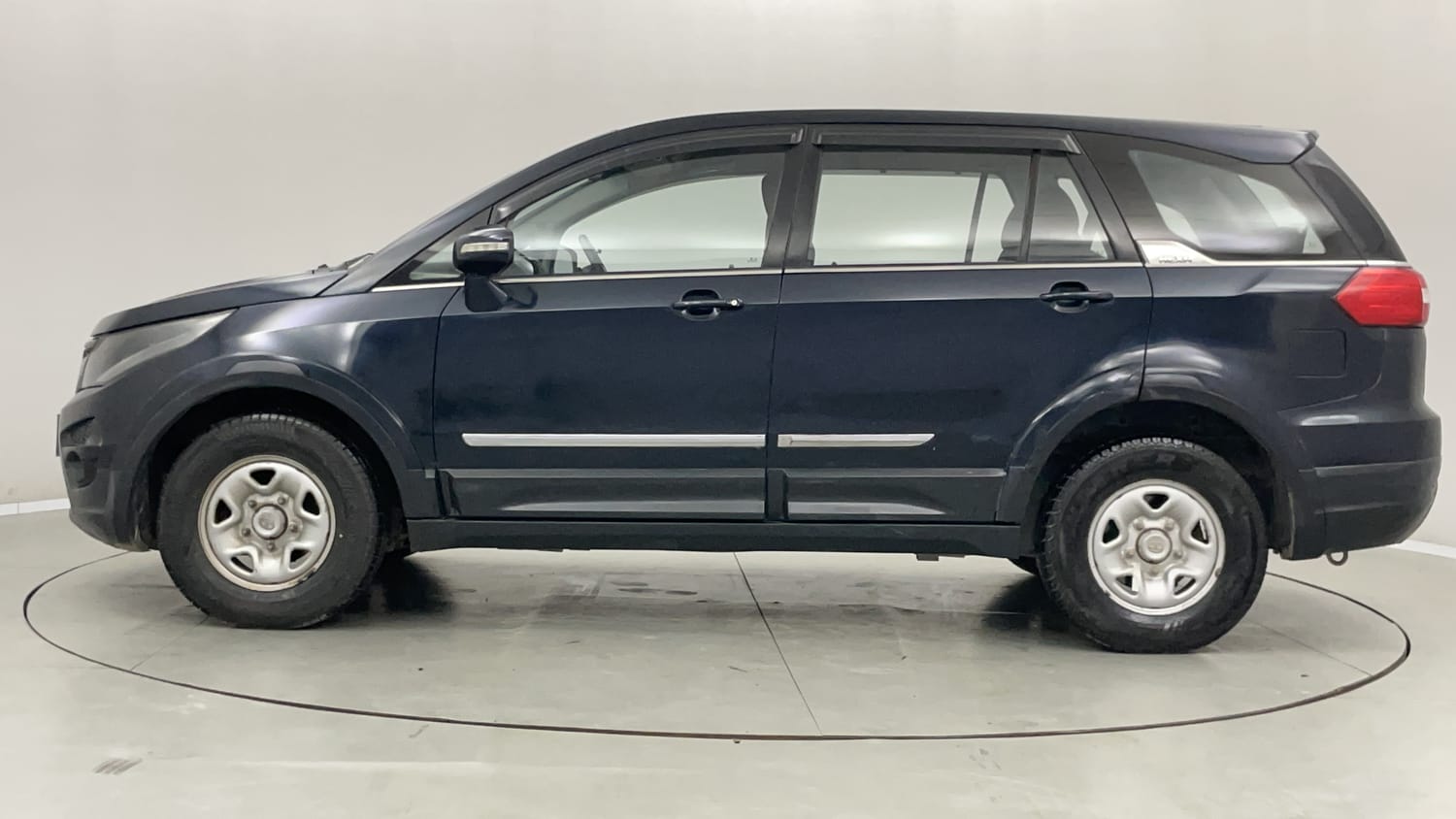 Used 2018 Tata Hexa XM 4x2 7 STR Diesel Manual exterior LEFT SIDE VIEW