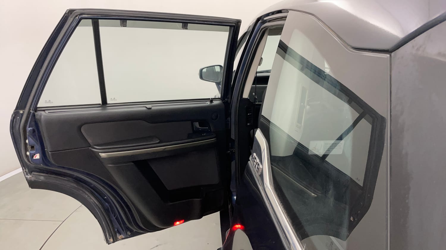 Used 2018 Tata Hexa XM 4x2 7 STR Diesel Manual interior LEFT REAR DOOR OPEN VIEW