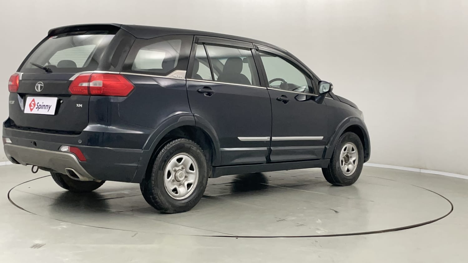 Used 2018 Tata Hexa XM 4x2 7 STR Diesel Manual exterior RIGHT REAR CORNER VIEW