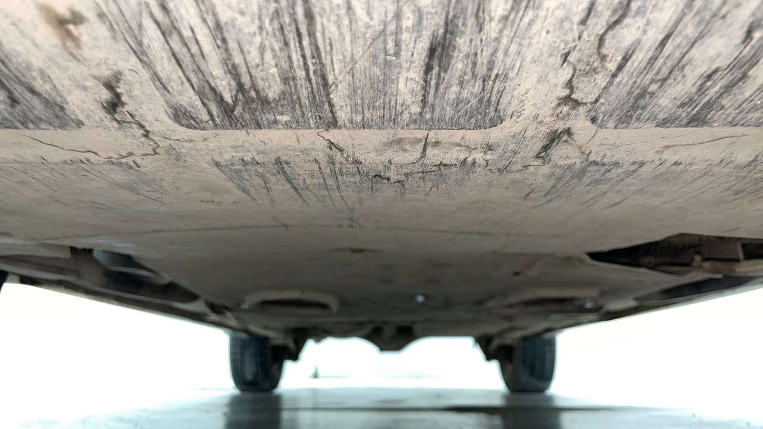 Used 2018 Tata Hexa XM 4x2 7 STR Diesel Manual extra FRONT LEFT UNDERBODY VIEW