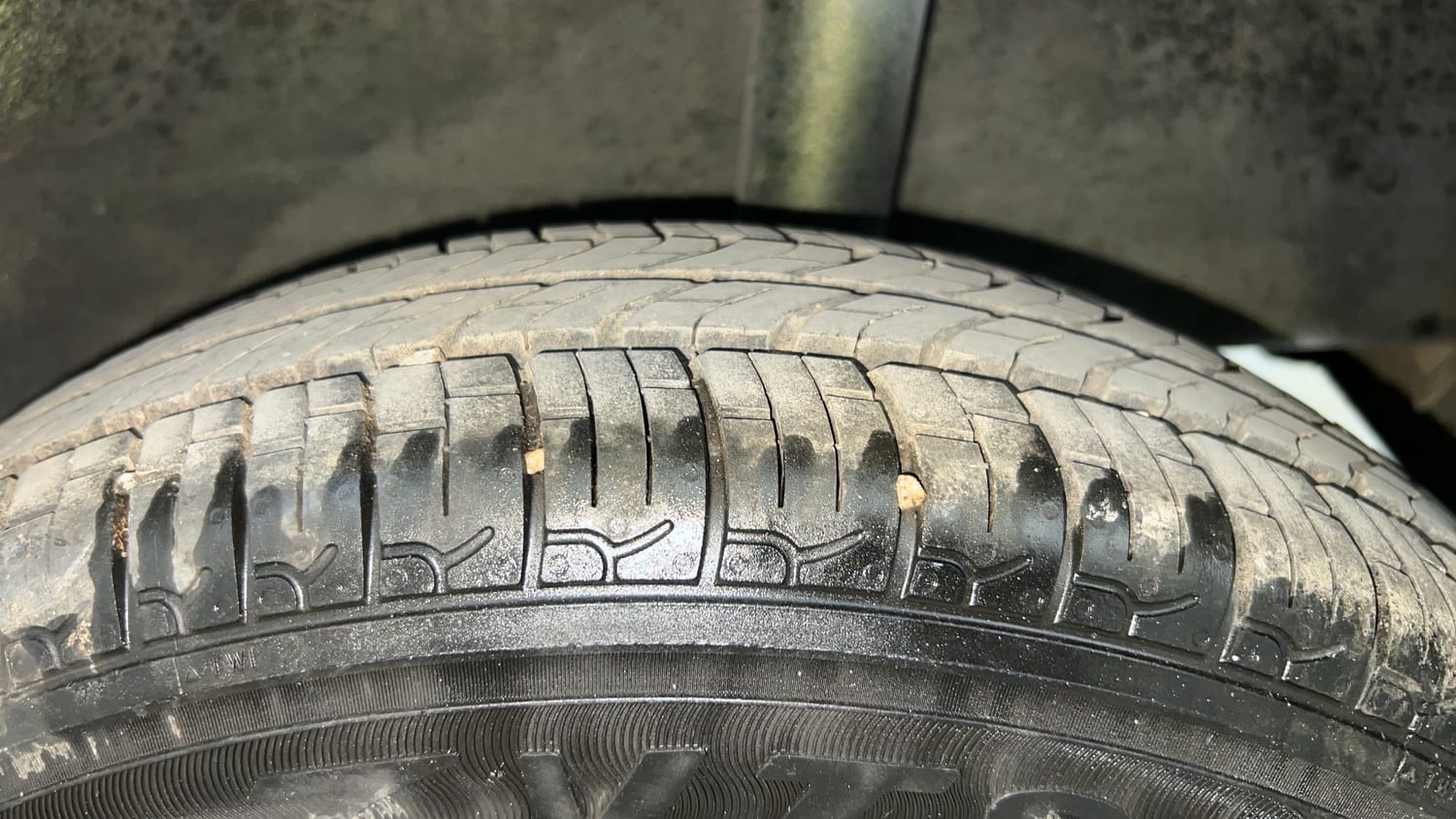 Used 2017 Datsun Redi-GO S 1.0 Petrol Manual tyres LEFT REAR TYRE TREAD VIEW