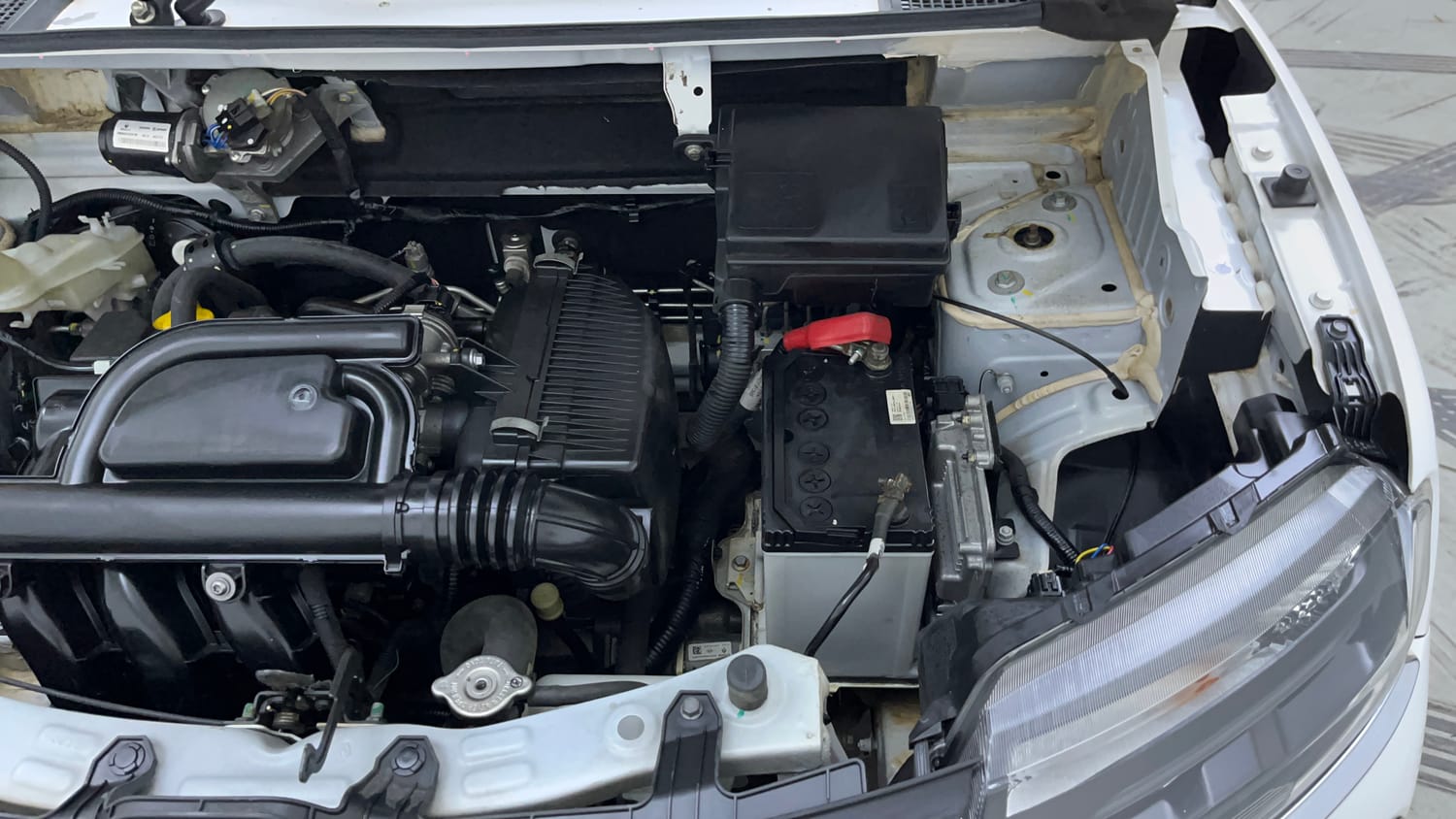 Used 2023 Renault Kwid RXT 1.0 AMT Petrol Automatic engine ENGINE LEFT SIDE VIEW