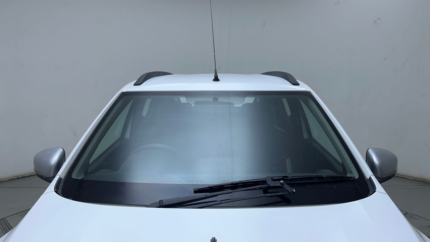 Used 2023 Renault Kwid RXT 1.0 AMT Petrol Automatic exterior FRONT WINDSHIELD VIEW