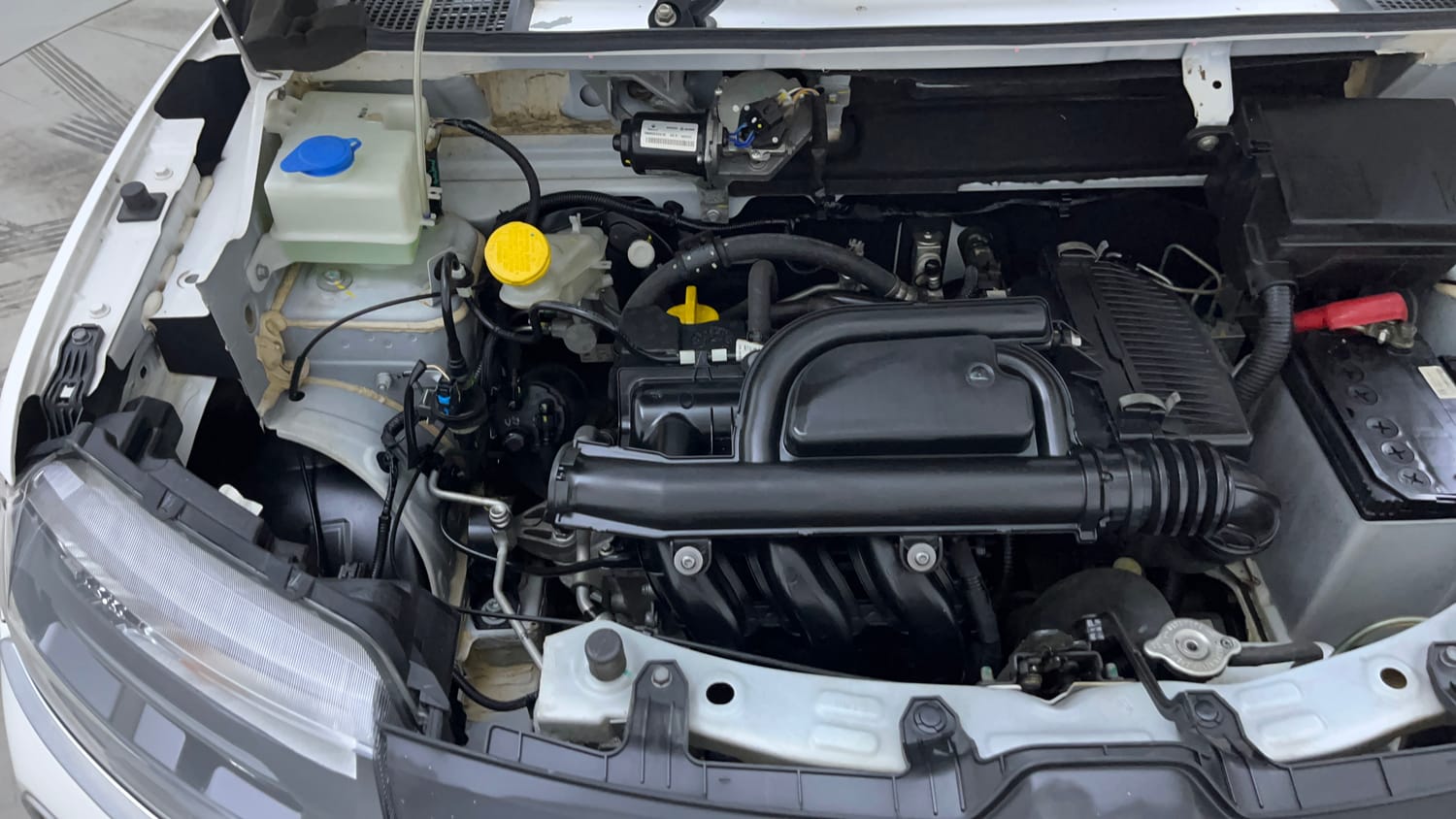 Used 2023 Renault Kwid RXT 1.0 AMT Petrol Automatic engine ENGINE RIGHT SIDE VIEW