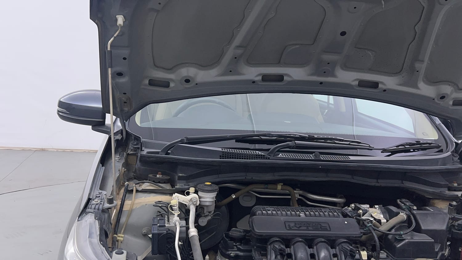 Used 2023 Honda Amaze VX CVT 1.2 Petrol Petrol Automatic engine ENGINE RIGHT SIDE HINGE & APRON VIEW