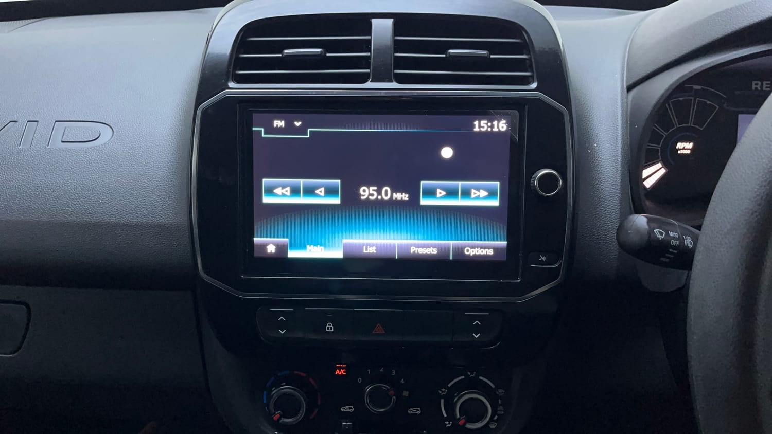 Used 2023 Renault Kwid RXT 1.0 AMT Petrol Automatic interior MUSIC SYSTEM & AC CONTROL VIEW