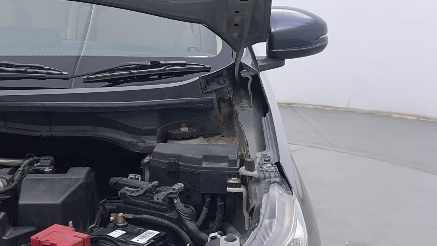 Used 2023 Honda Amaze VX CVT 1.2 Petrol Petrol Automatic engine ENGINE LEFT SIDE HINGE & APRON VIEW