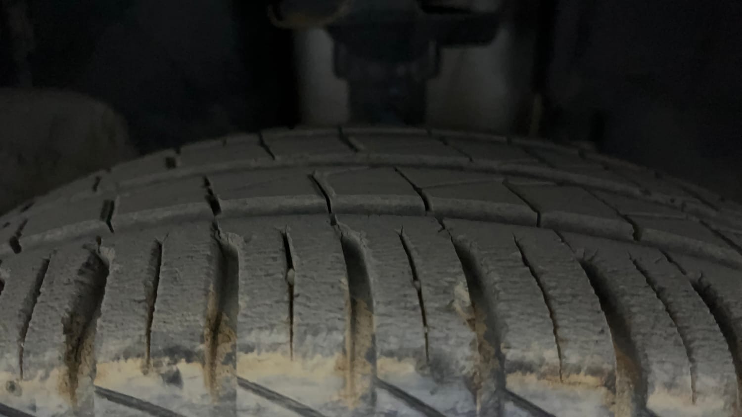 Used 2023 Renault Kwid RXT 1.0 AMT Petrol Automatic tyres RIGHT FRONT TYRE TREAD VIEW