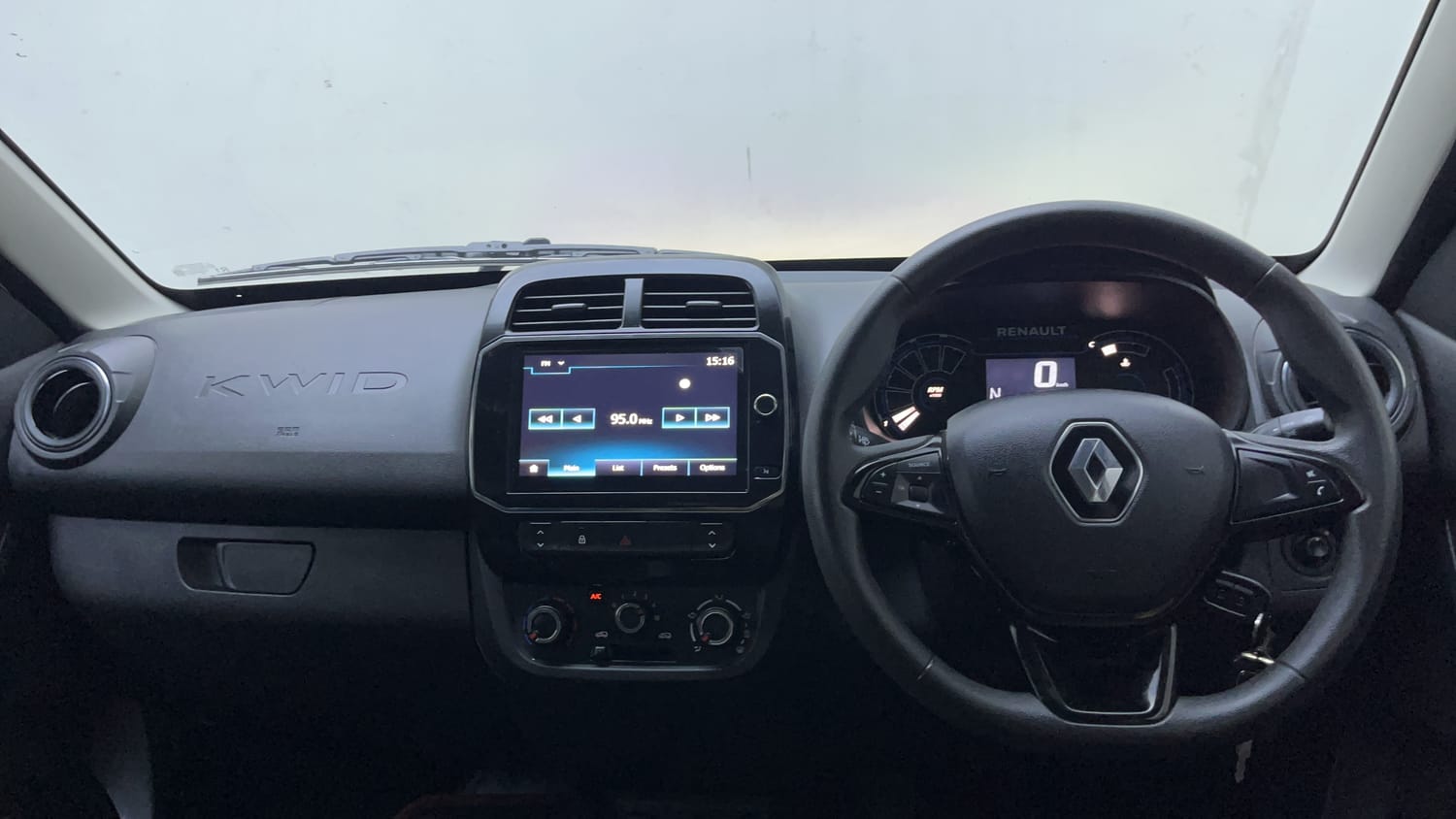 Used 2023 Renault Kwid RXT 1.0 AMT Petrol Automatic interior DASHBOARD VIEW