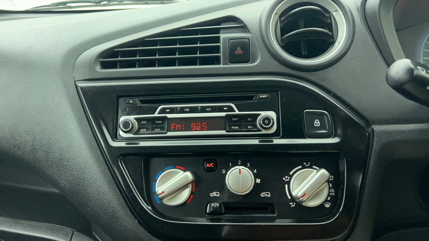 Used 2017 Datsun Redi-GO S 1.0 Petrol Manual interior MUSIC SYSTEM & AC CONTROL VIEW