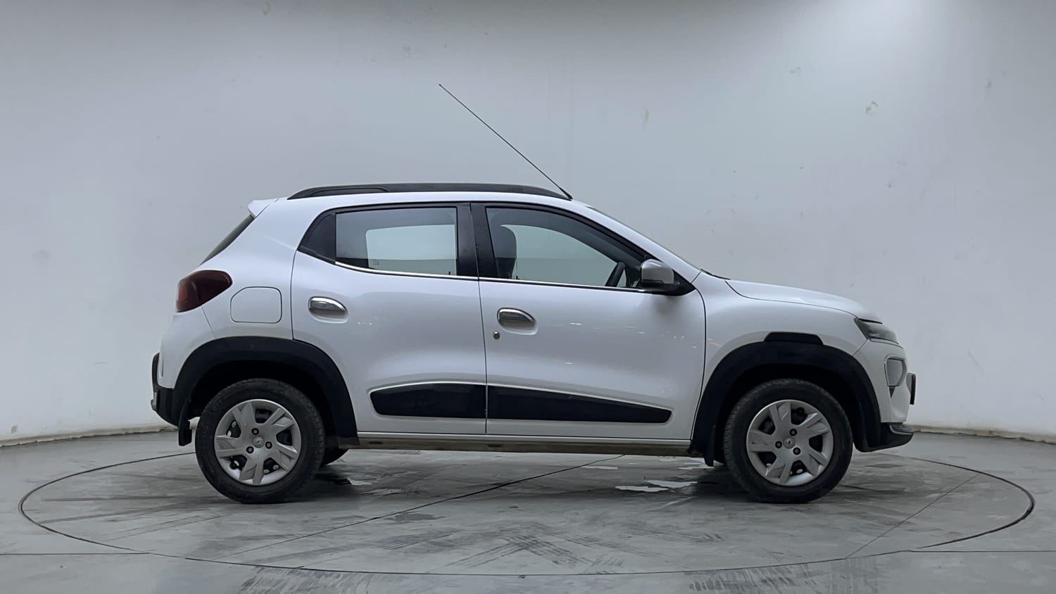 Used 2023 Renault Kwid RXT 1.0 AMT Petrol Automatic exterior RIGHT SIDE VIEW