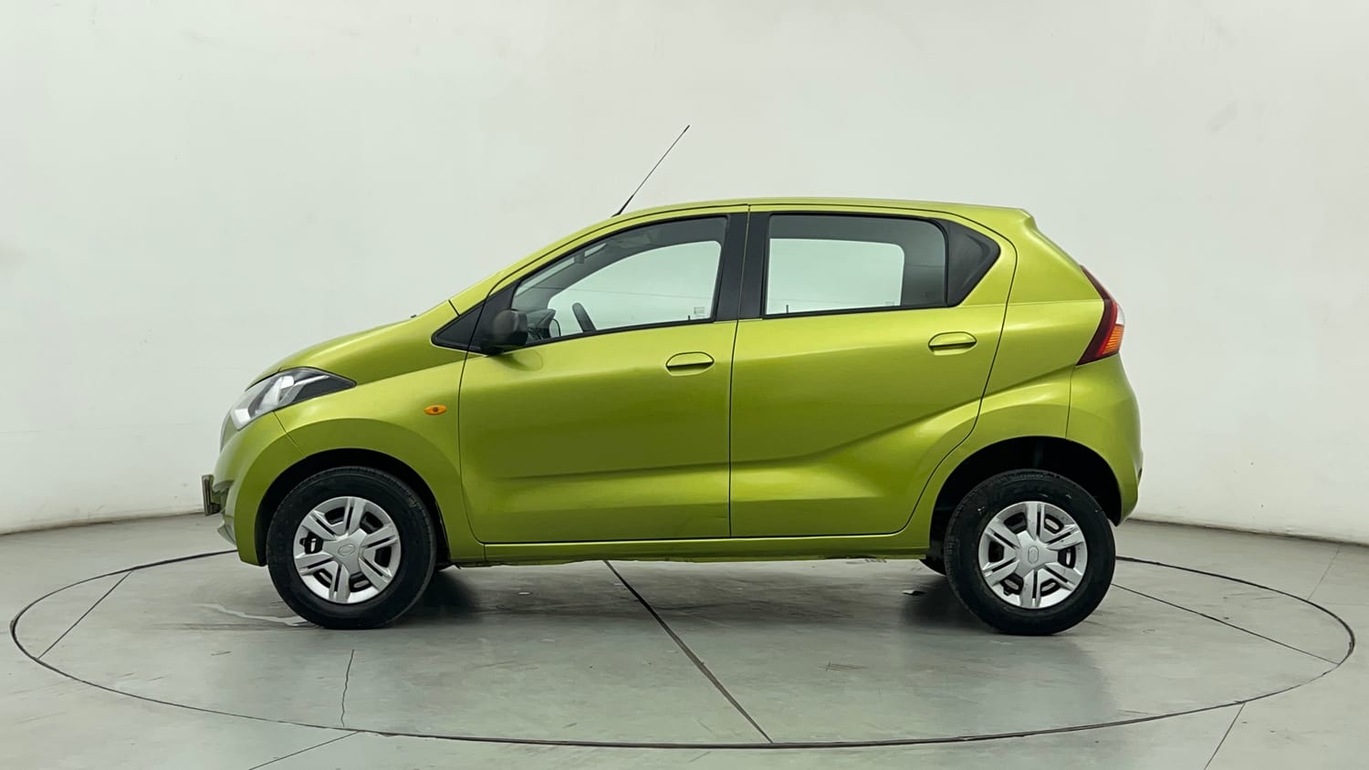 Used 2017 Datsun Redi-GO S 1.0 Petrol Manual exterior LEFT SIDE VIEW