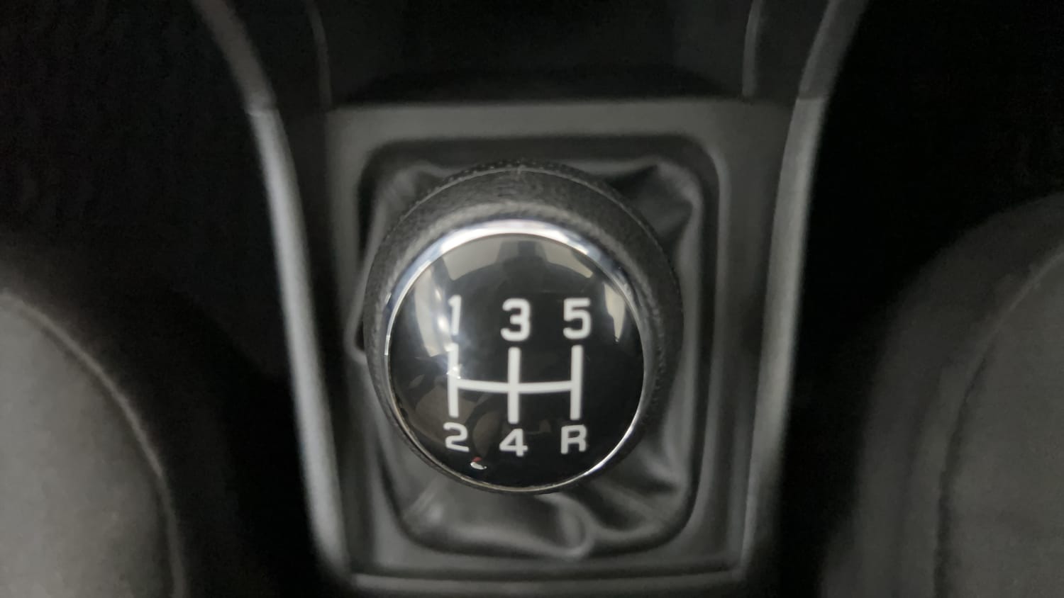 Used 2022 Maruti Suzuki Vitara Brezza [2020-2022] ZXI Plus Dual Tone Petrol Manual interior GEAR  KNOB VIEW