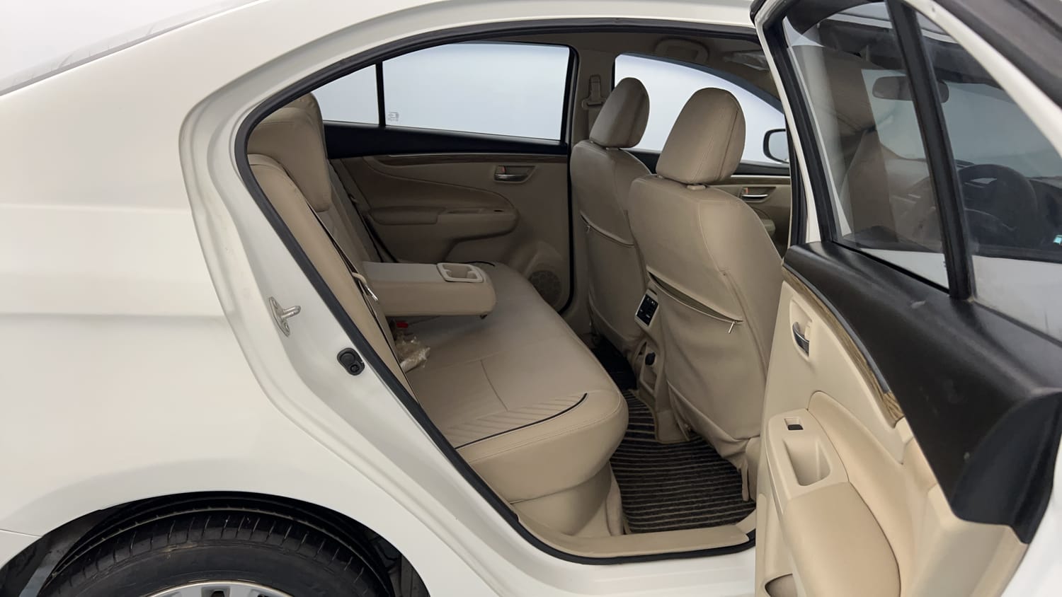 Used 2022 Maruti Suzuki Ciaz Zeta 1.5 Petrol Manual interior RIGHT SIDE REAR DOOR CABIN VIEW