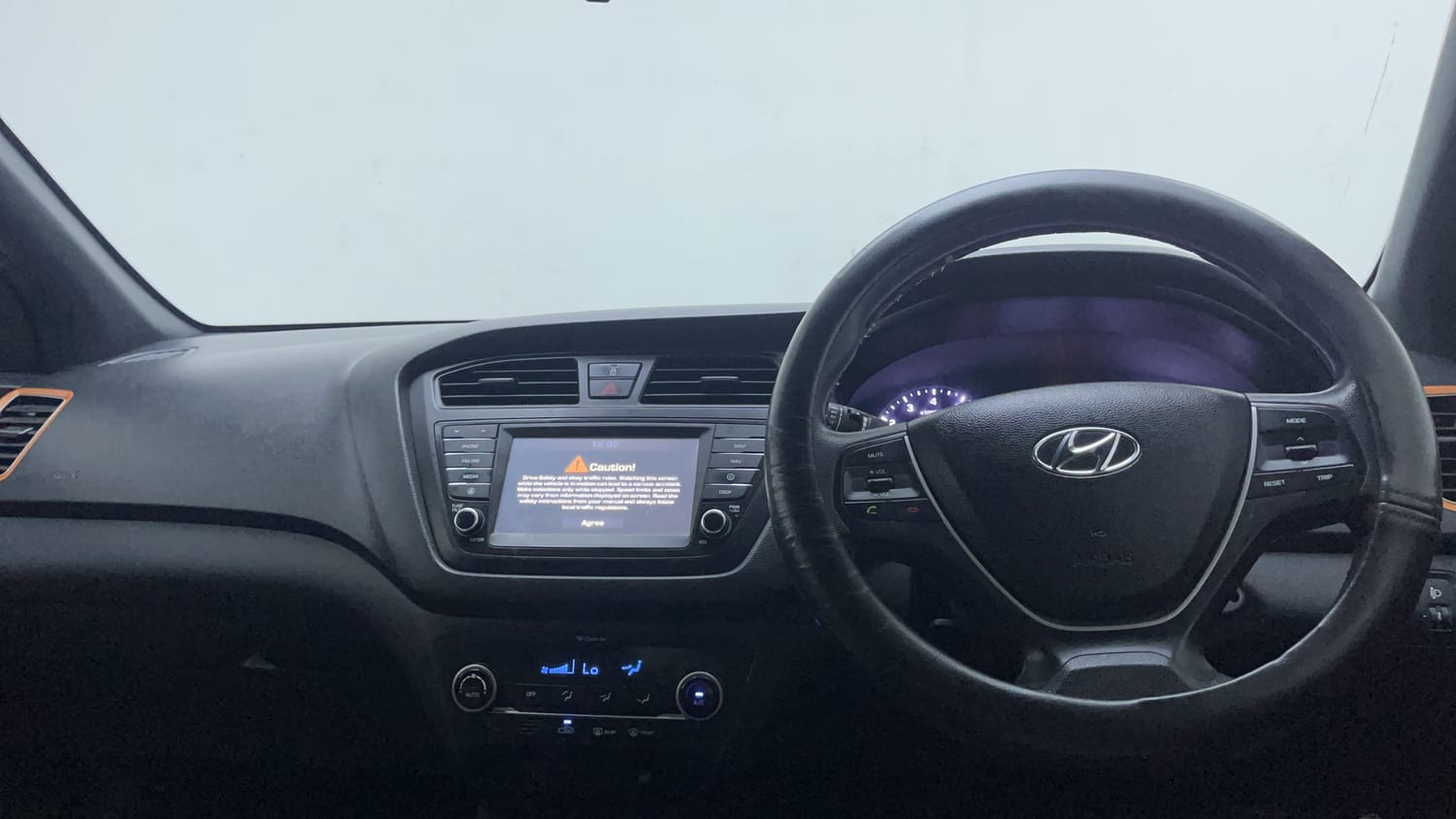 Used 2017 Hyundai Elite i20 Asta 1.2 Dual Tone Petrol Manual interior DASHBOARD VIEW