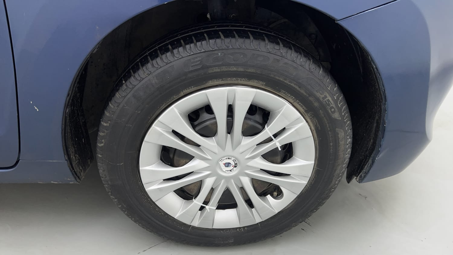 Used 2017 Maruti Suzuki Baleno Delta 1.2 Petrol Manual tyres RIGHT FRONT TYRE RIM VIEW