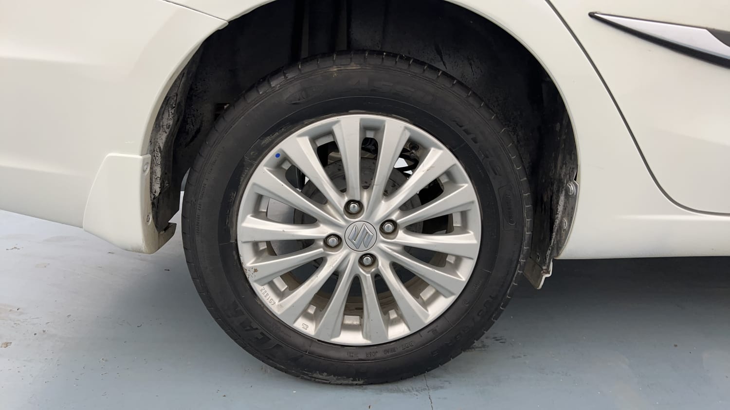 Used 2022 Maruti Suzuki Ciaz Zeta 1.5 Petrol Manual tyres RIGHT REAR TYRE RIM VIEW