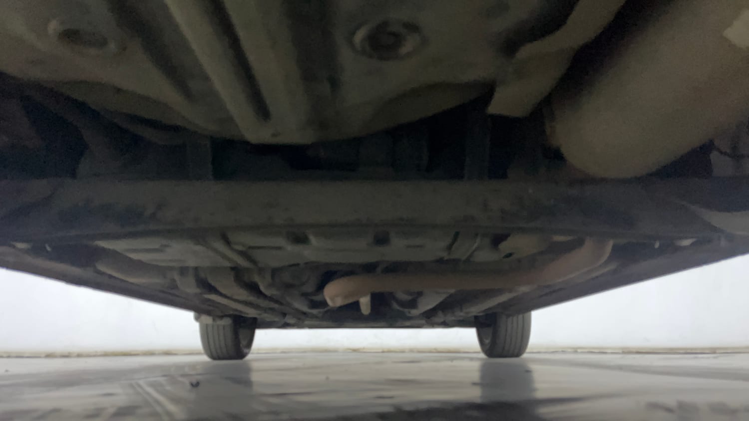 Used 2017 Hyundai Elite i20 Asta 1.2 Dual Tone Petrol Manual extra REAR UNDERBODY VIEW (TAKEN FROM REAR)