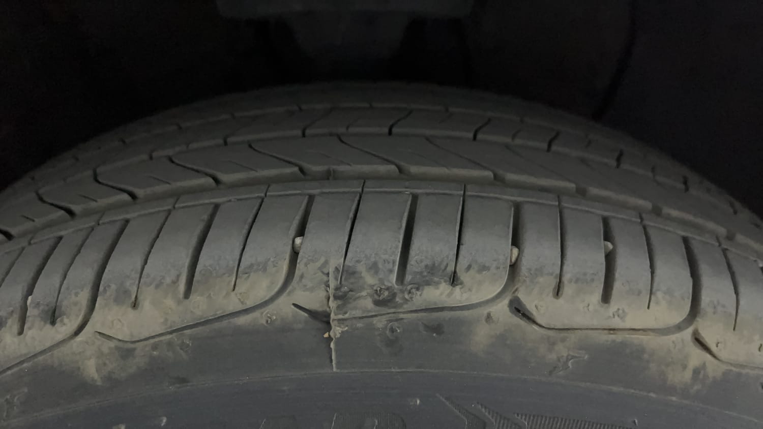 Used 2017 Hyundai Elite i20 Asta 1.2 Dual Tone Petrol Manual tyres RIGHT FRONT TYRE TREAD VIEW