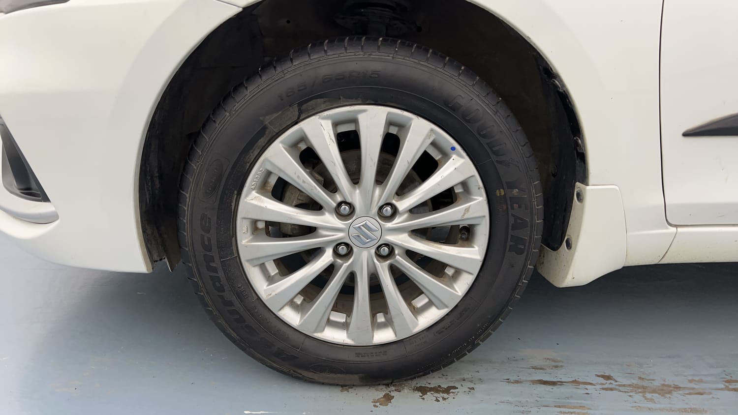Used 2022 Maruti Suzuki Ciaz Zeta 1.5 Petrol Manual tyres LEFT FRONT TYRE RIM VIEW