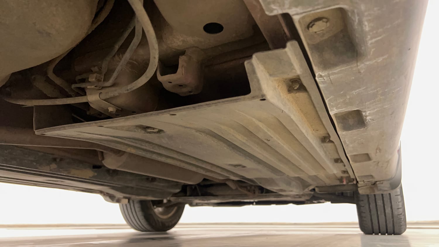 Used 2022 Maruti Suzuki Vitara Brezza [2020-2022] ZXI Plus Dual Tone Petrol Manual extra REAR RIGHT UNDERBODY VIEW