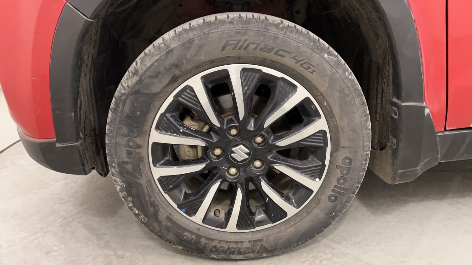 Used 2022 Maruti Suzuki Vitara Brezza [2020-2022] ZXI Plus Dual Tone Petrol Manual tyres LEFT FRONT TYRE RIM VIEW