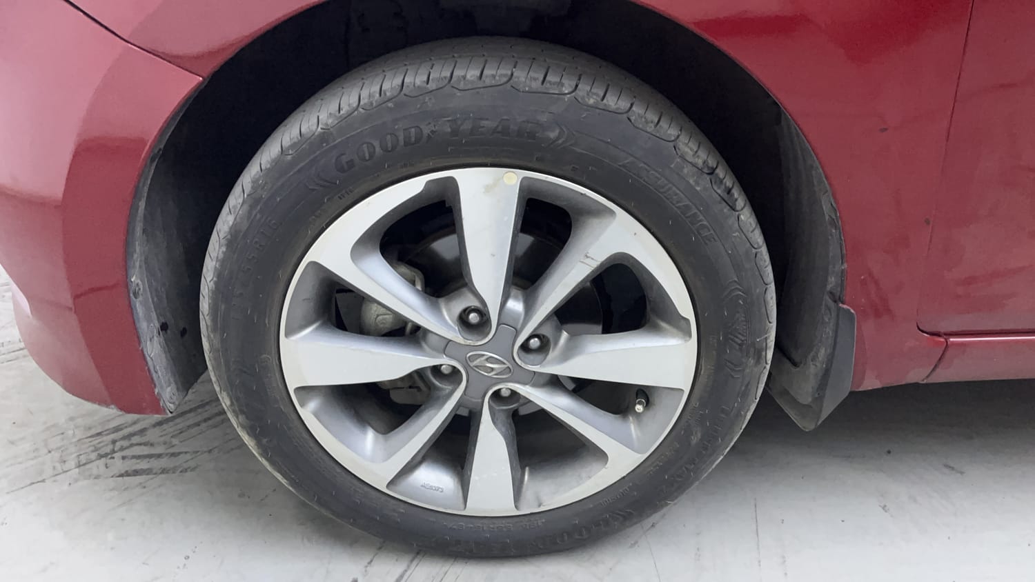 Used 2017 Hyundai Elite i20 Asta 1.2 Dual Tone Petrol Manual tyres LEFT FRONT TYRE RIM VIEW