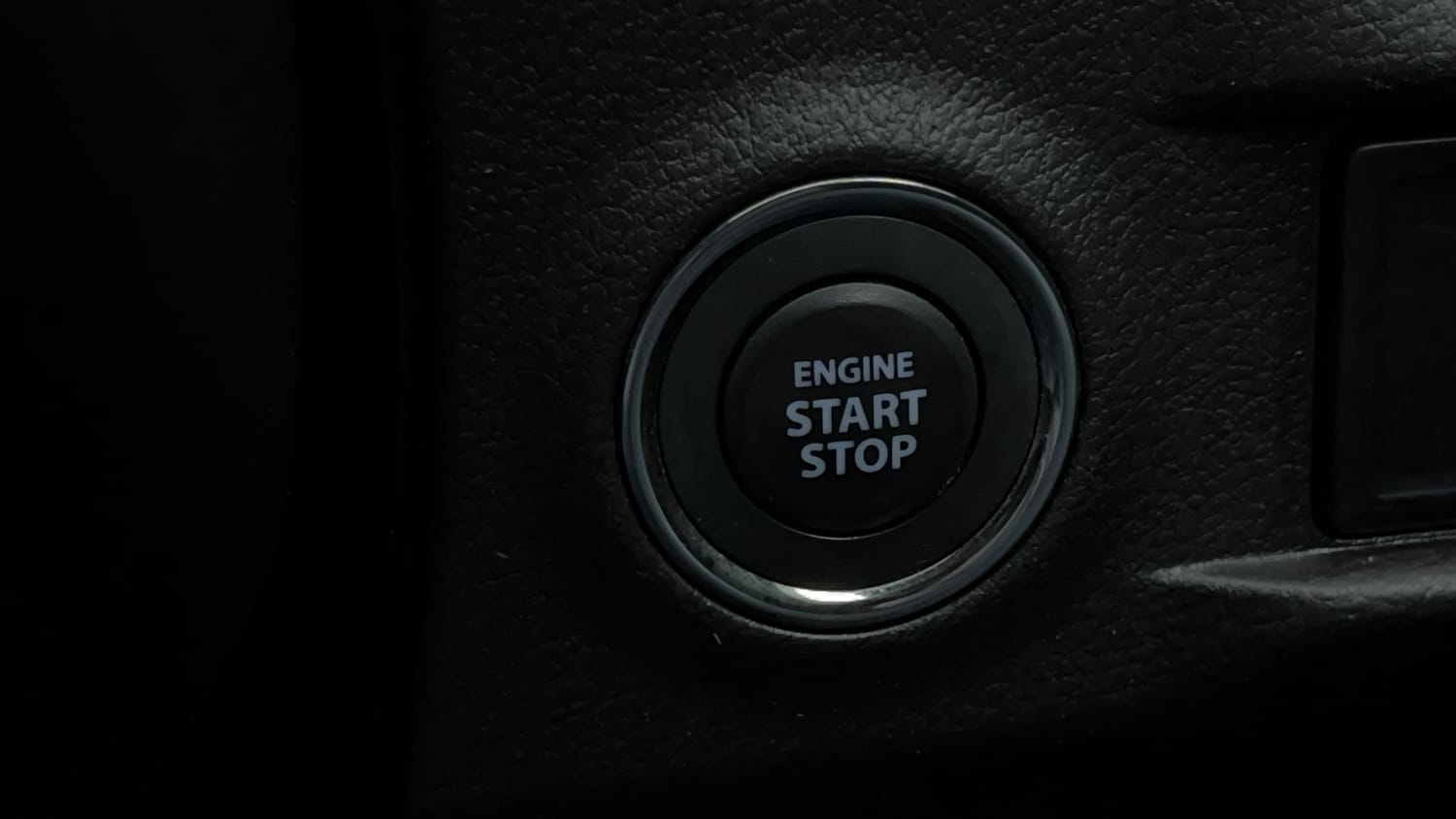 Used 2020 maruti-suzuki Vitara Brezza ZXi Plus Petrol Manual top_features Keyless start