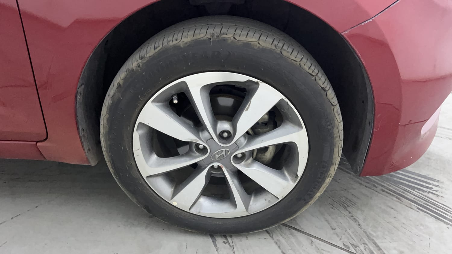 Used 2017 Hyundai Elite i20 Asta 1.2 Dual Tone Petrol Manual tyres RIGHT FRONT TYRE RIM VIEW