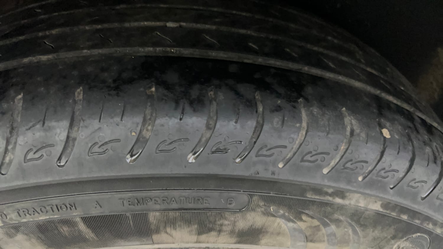 Used 2023 Kia Carens Prestige Plus 1.4 Petrol MT 7 STR Petrol Manual tyres RIGHT REAR TYRE TREAD VIEW